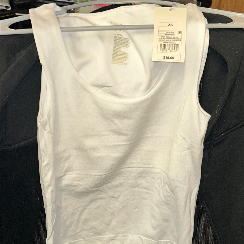 a new day White Scoop-Neck Tank Top